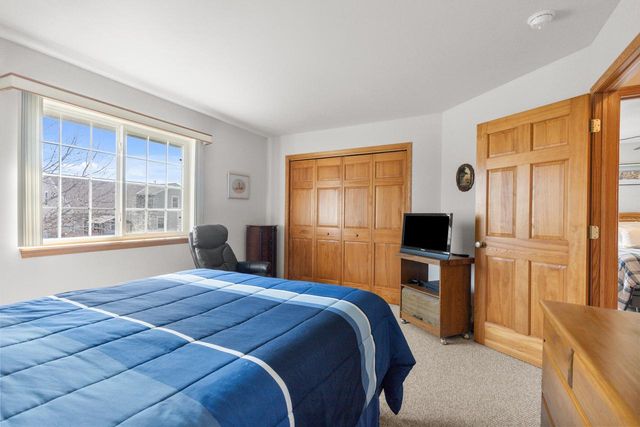 3745 Stillwater CIRCLE, Waukesha, WI 53189