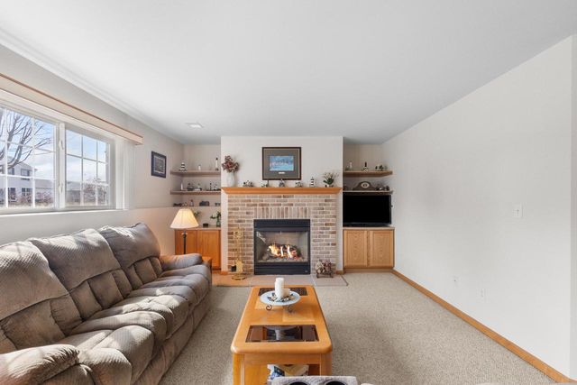 3745 Stillwater CIRCLE, Waukesha, WI 53189