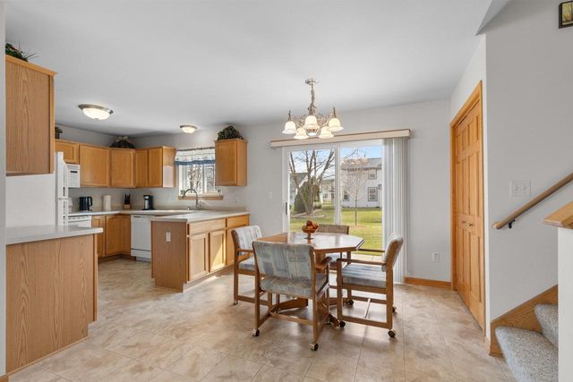 3745 Stillwater CIRCLE, Waukesha, WI 53189