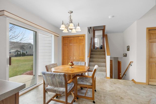 3745 Stillwater CIRCLE, Waukesha, WI 53189