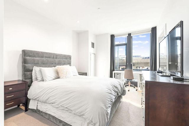 40 Traveler St 303, Boston, MA 02118