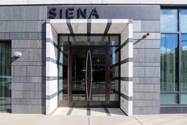 40 Traveler St 303, Boston, MA 02118