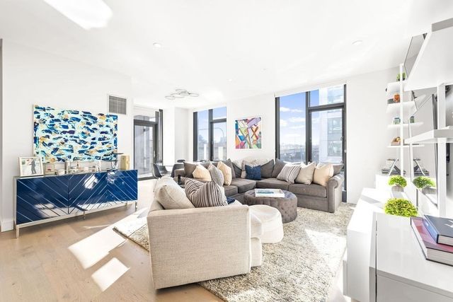 40 Traveler St 303, Boston, MA 02118