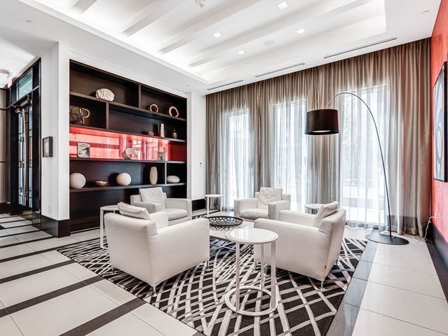 40 Traveler St 303, Boston, MA 02118