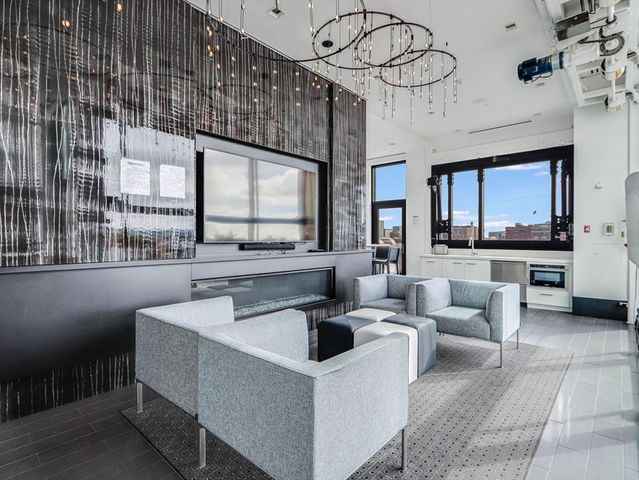 40 Traveler St 303, Boston, MA 02118