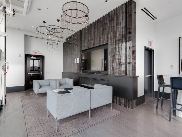 40 Traveler St 303, Boston, MA 02118