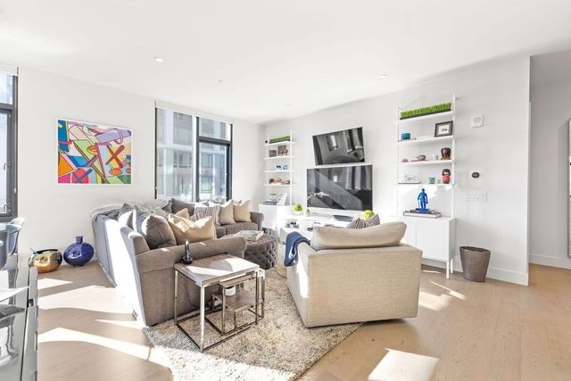 40 Traveler St 303, Boston, MA 02118