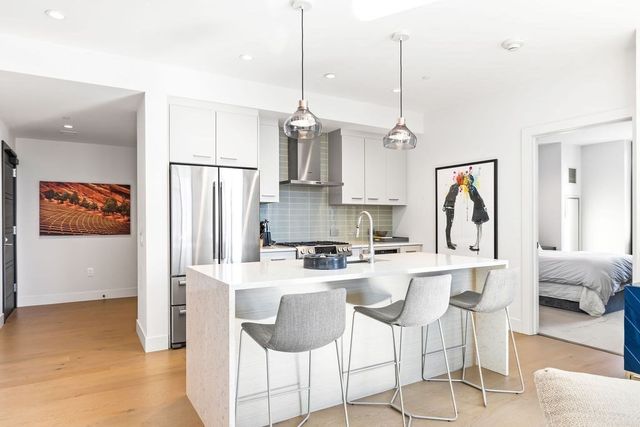 40 Traveler St 303, Boston, MA 02118