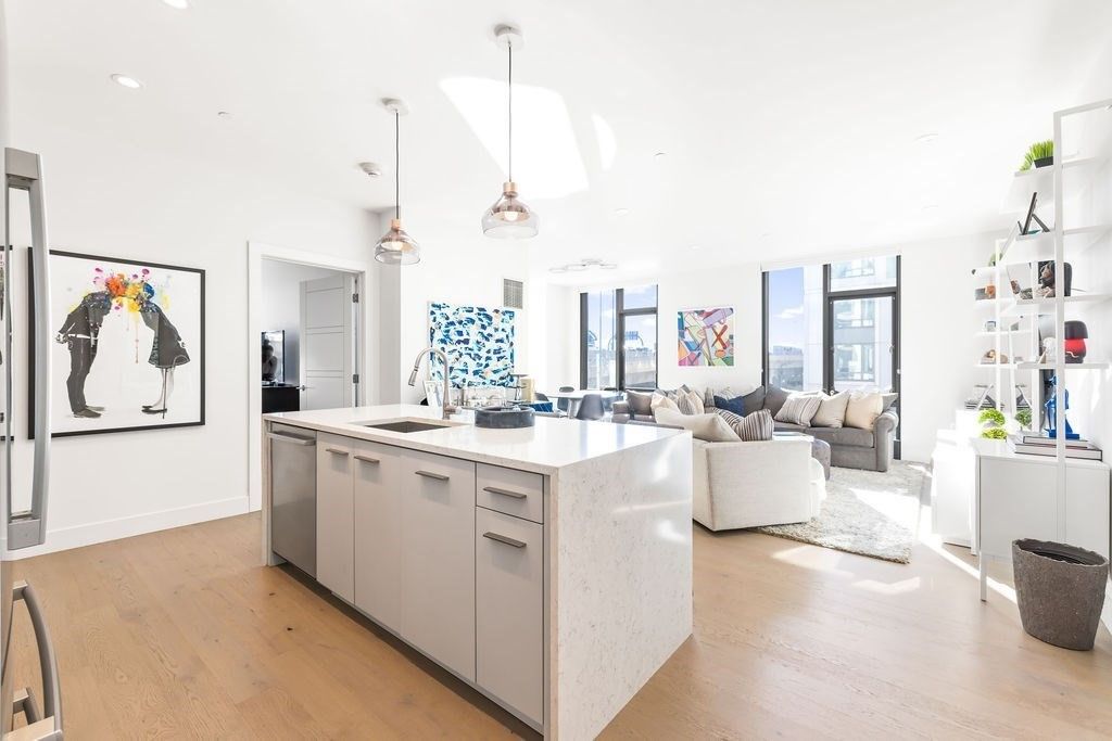 40 Traveler St 303, Boston, MA 02118