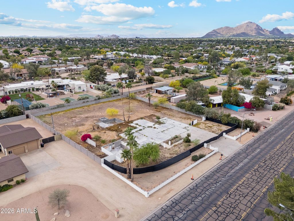 8637 E INDIAN BEND Road 4, Scottsdale, AZ 85250 — photo 2