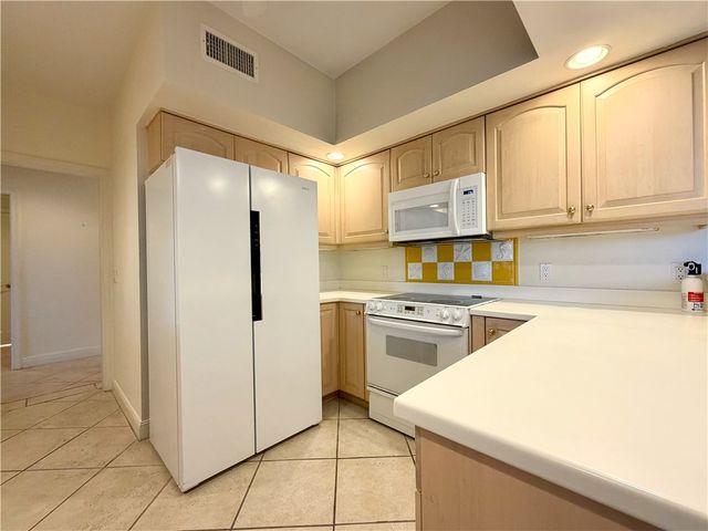 4775 S Harbor Drive 105, Vero Beach, FL 32967