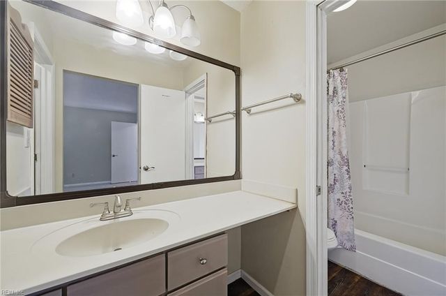 12 Saxony PL, Hampton, VA 23669