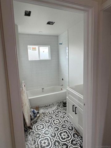 9410 Pike Rd, Santee, CA 92071