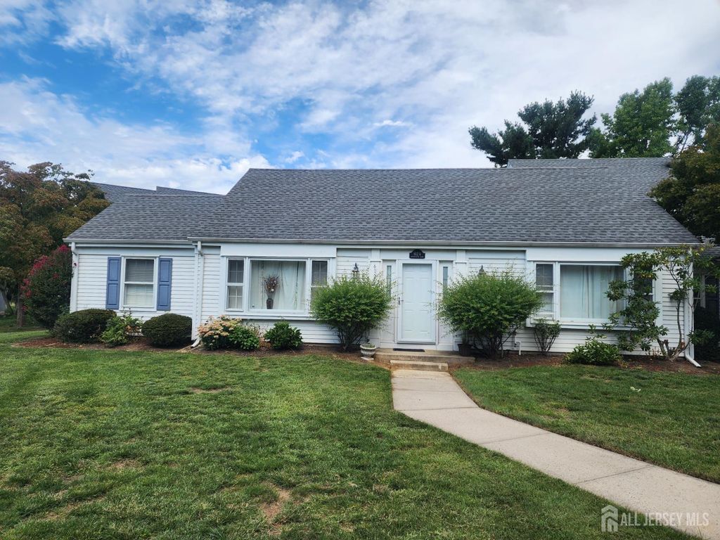 612-A Winchester Lane, Monroe, NJ 08831