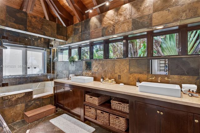 14 W San Marino Dr, Miami Beach, FL 33139