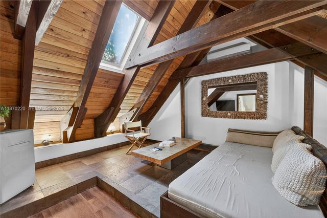 14 W San Marino Dr, Miami Beach, FL 33139