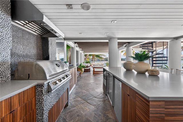 14 W San Marino Dr, Miami Beach, FL 33139