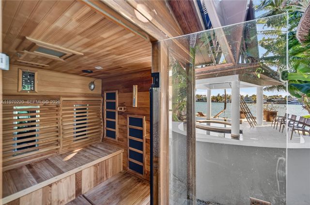 14 W San Marino Dr, Miami Beach, FL 33139