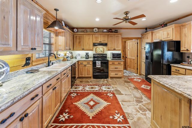 1705 Panther Creek Pass, Mt Vernon, TX 75457