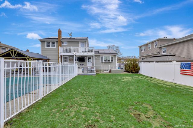 3654 Locust Avenue, Seaford, NY 11783