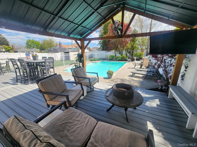 3654 Locust Avenue, Seaford, NY 11783