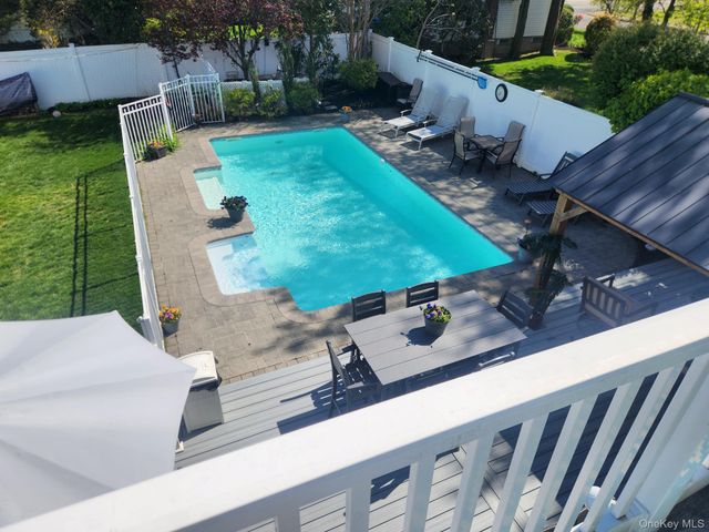 3654 Locust Avenue, Seaford, NY 11783