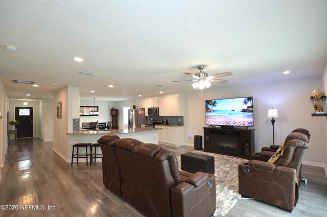 4327 LOYS Drive, Jacksonville, FL 32246