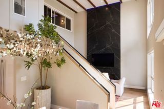 221 S Gale Drive 403, Beverly Hills, CA 90211