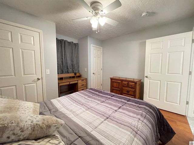 88 Deer Lake Lane, Unit 2, Murray, KY 42071