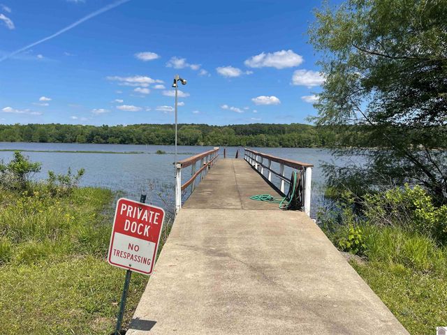 88 Deer Lake Lane, Unit 2, Murray, KY 42071