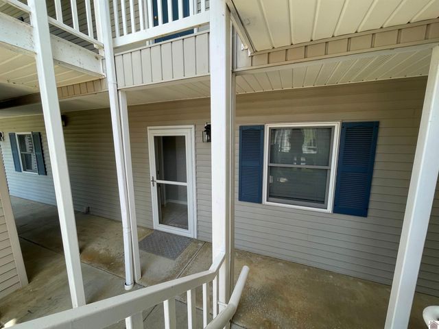88 Deer Lake Lane, Unit 2, Murray, KY 42071