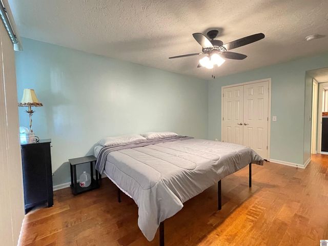 88 Deer Lake Lane, Unit 2, Murray, KY 42071