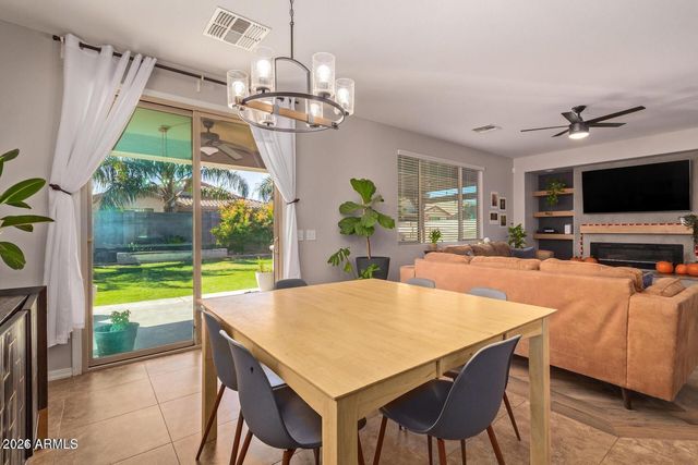 119 W LEATHERWOOD Avenue, San Tan Valley, AZ 85140