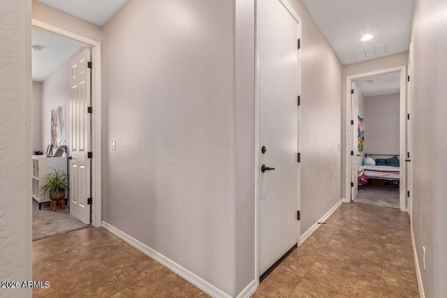 119 W LEATHERWOOD Avenue, San Tan Valley, AZ 85140