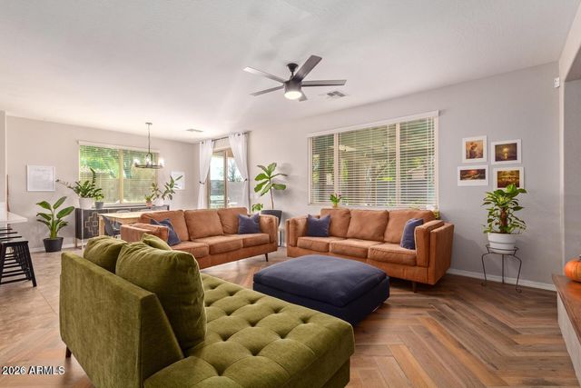 119 W LEATHERWOOD Avenue, San Tan Valley, AZ 85140