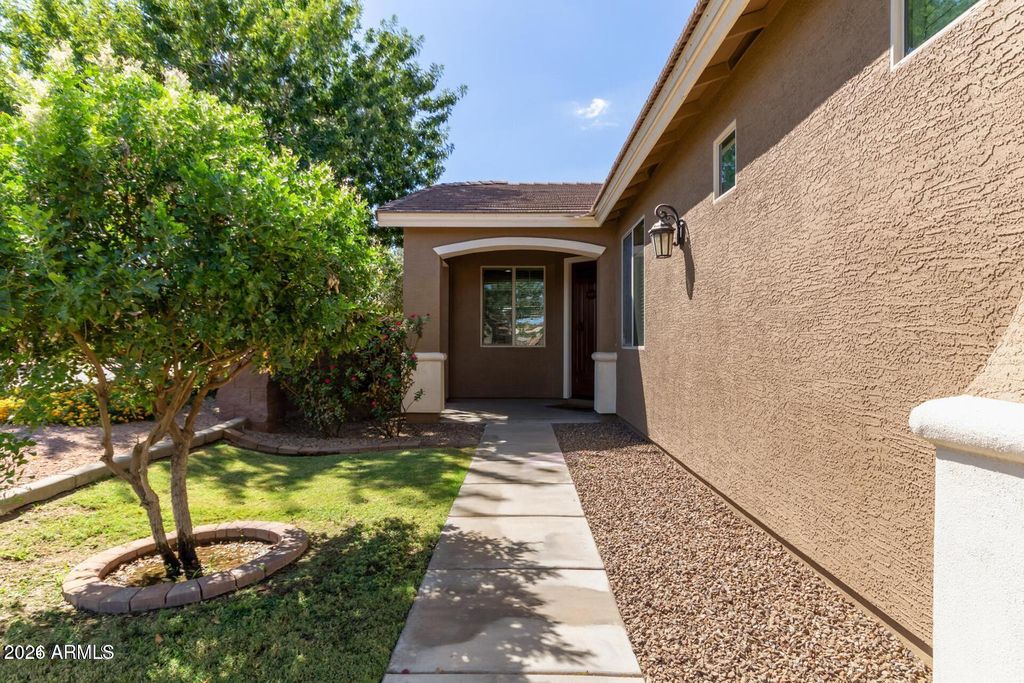 119 W LEATHERWOOD Avenue, San Tan Valley, AZ 85140 — photo 2