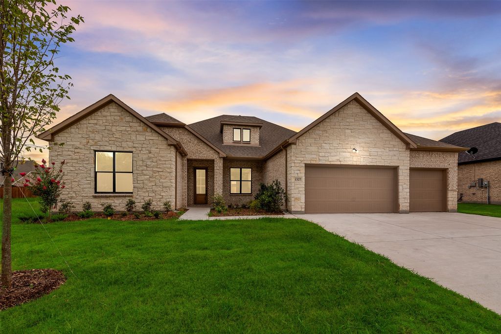 1327 Emma Drive, Van Alstyne, TX 75495
