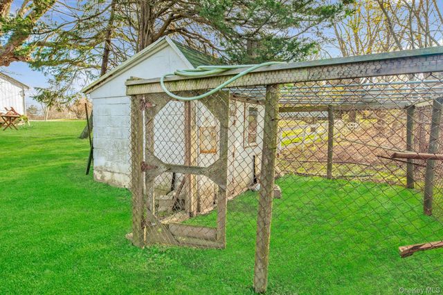 1760 Albertson Lane, Greenport, NY 11944