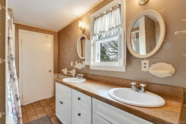 1760 Albertson Lane, Greenport, NY 11944