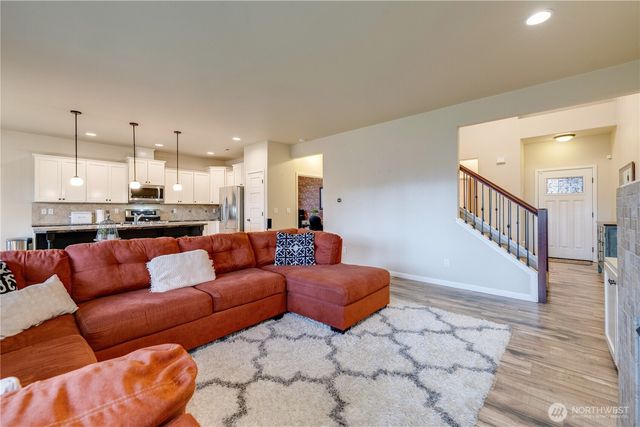 8605 189th Street Ct E, Puyallup, WA 98375