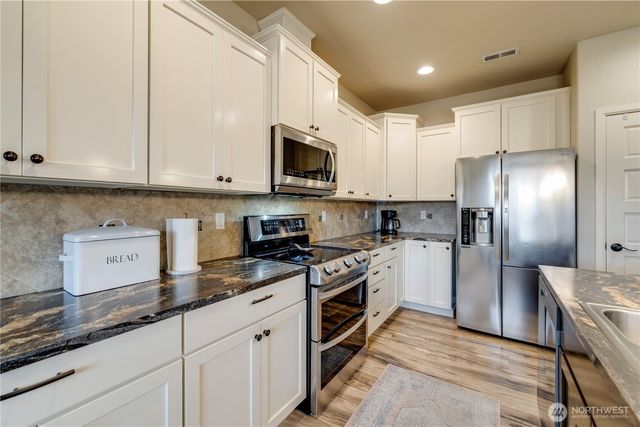8605 189th Street Ct E, Puyallup, WA 98375