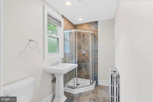 301 LAKEVIEW DR, Collingswood, NJ 08108