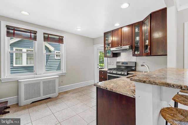 301 LAKEVIEW DR, Collingswood, NJ 08108