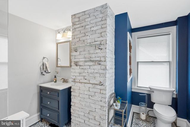 301 LAKEVIEW DR, Collingswood, NJ 08108
