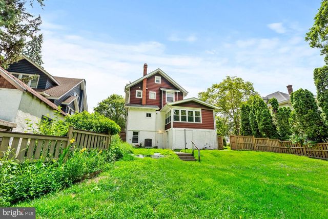 301 LAKEVIEW DR, Collingswood, NJ 08108