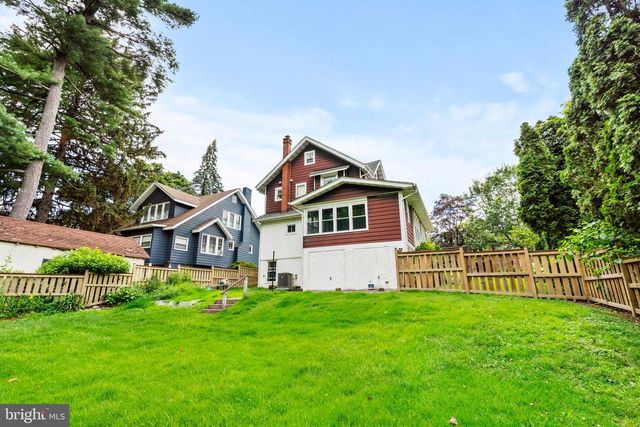 301 LAKEVIEW DR, Collingswood, NJ 08108