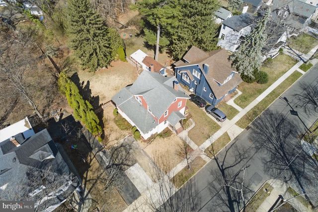 301 LAKEVIEW DR, Collingswood, NJ 08108