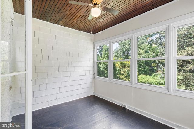 301 LAKEVIEW DR, Collingswood, NJ 08108