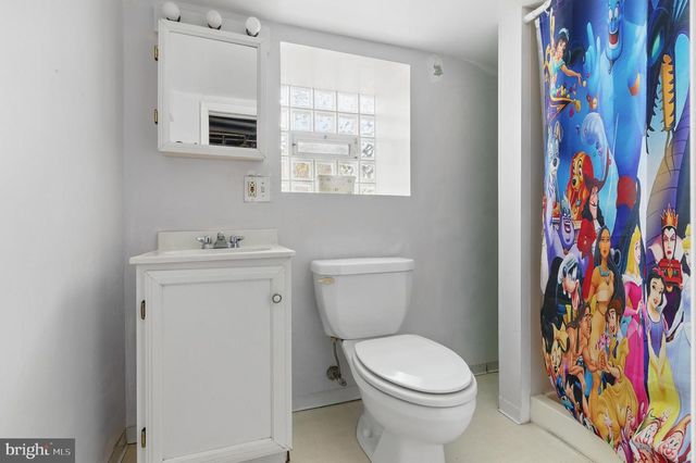 301 LAKEVIEW DR, Collingswood, NJ 08108