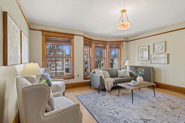 117 E Lloyd STREET, Milwaukee, WI 53212